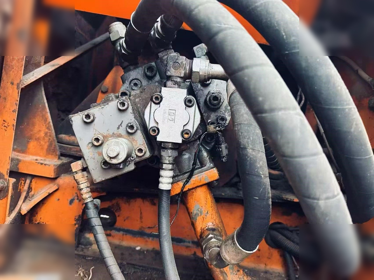 Bager guseničar HITACHI EX60-5: slika 11