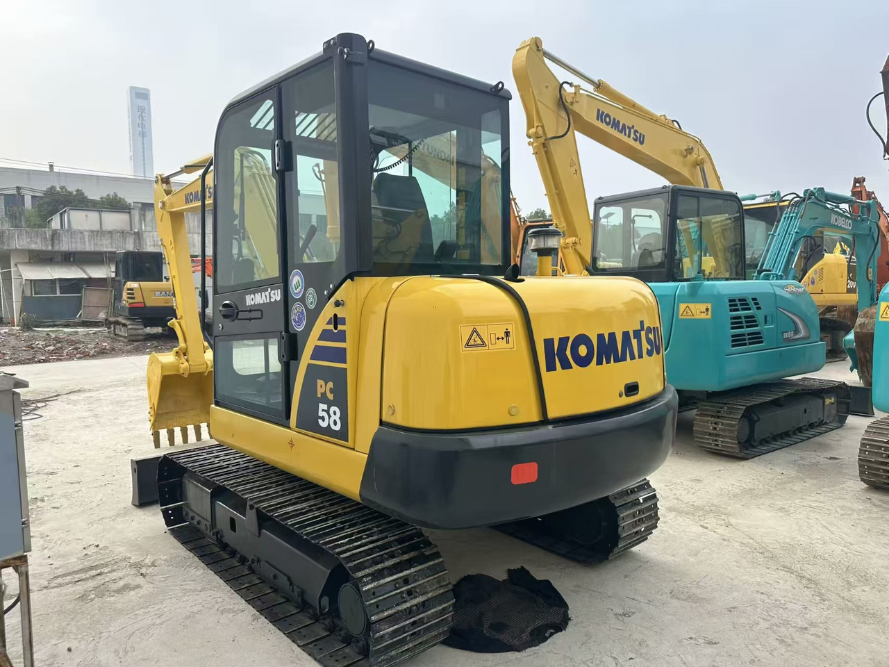 Bager guseničar KOMATSU PC56: slika 11