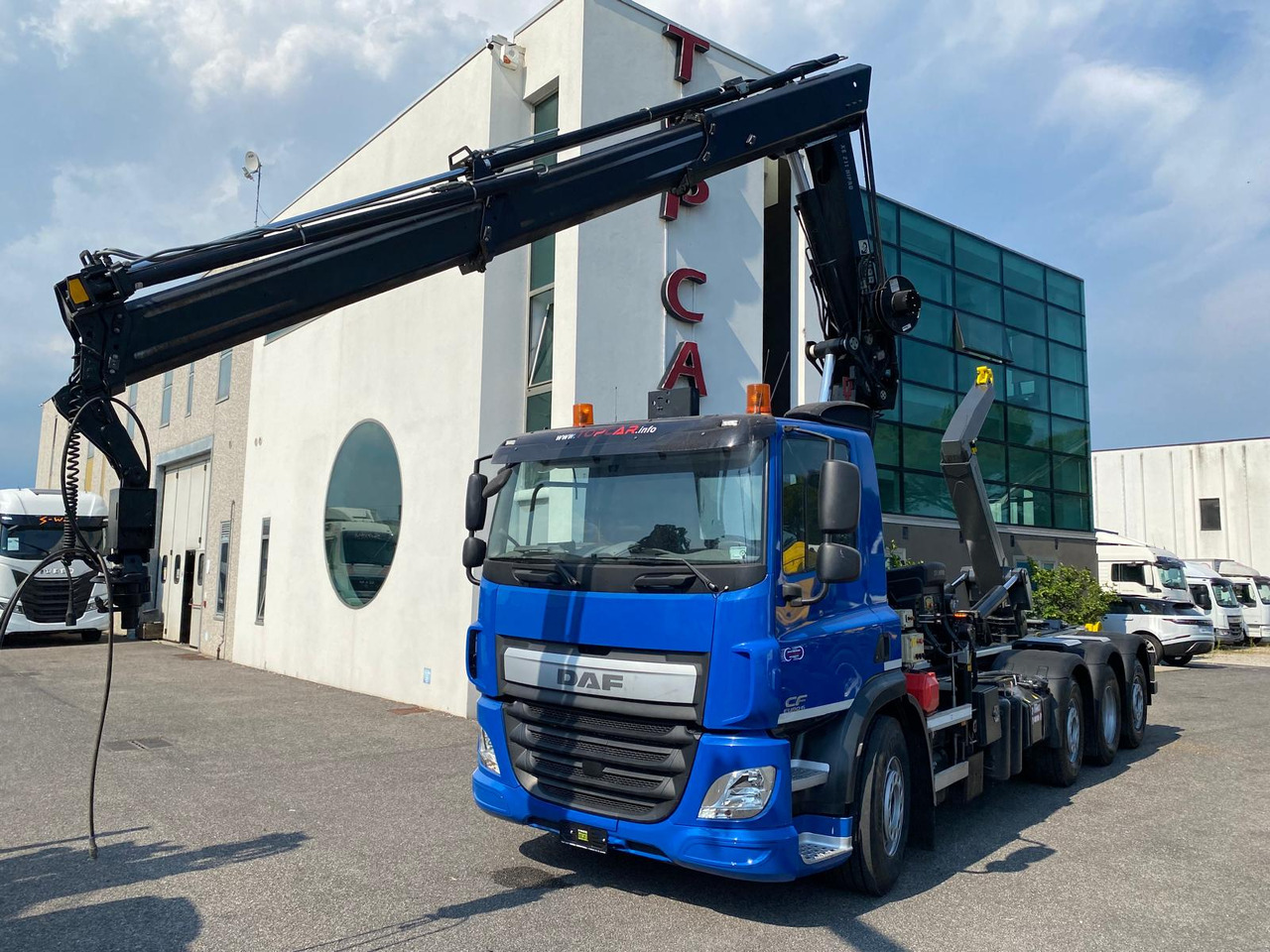 DAF CF 400 - Kamion za prevoz kontejnera/ Kamion sa promenjivim sandukom: slika 1 DAF CF 400 - Kamion za prevoz kontejnera/ Kamion sa promenjivim sandukom: slika 1