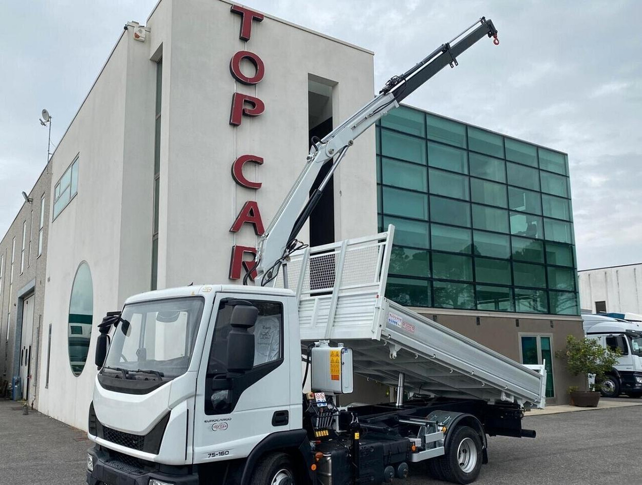 IVECO EUROCARGO 75E16 2019 RIBALTABILE E GRU - Istovarivač, Kamion sa dizalicom: slika 1 IVECO EUROCARGO 75E16 2019 RIBALTABILE E GRU - Istovarivač, Kamion sa dizalicom: slika 1