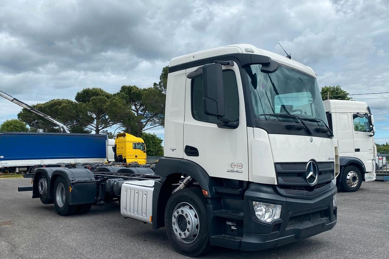 MERCEDES ANTOS 25.40 MOTRICE 3 ASSI TELAIO - Kamion sa golom šasijom i zatvorenom kabinom: slika 3 MERCEDES ANTOS 25.40 MOTRICE 3 ASSI TELAIO - Kamion sa golom šasijom i zatvorenom kabinom: slika 3