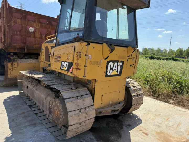 100% Original Caterpillar D5K Mini Track Dozer Cat D5K Bulldozer Superior Performance Running Working Condition Hot Sale - Buldožer: slika 2 100% Original Caterpillar D5K Mini Track Dozer Cat D5K Bulldozer Superior Performance Running Working Condition Hot Sale - Buldožer: slika 2
