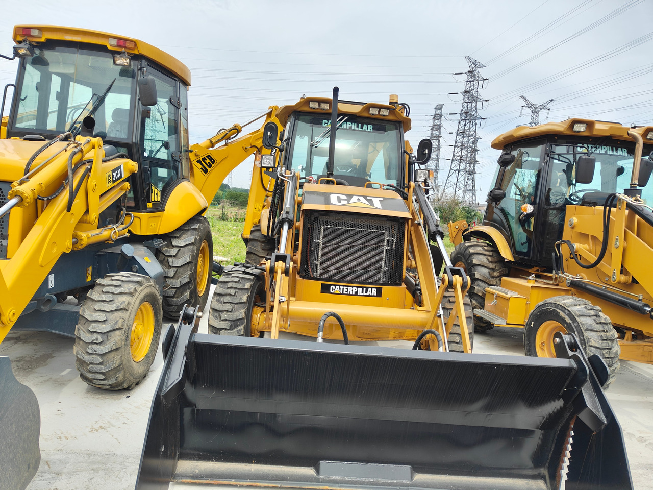 CATERPILLAR 420F backhole loader in stock - Bager utovarivač: slika 2 CATERPILLAR 420F backhole loader in stock - Bager utovarivač: slika 2