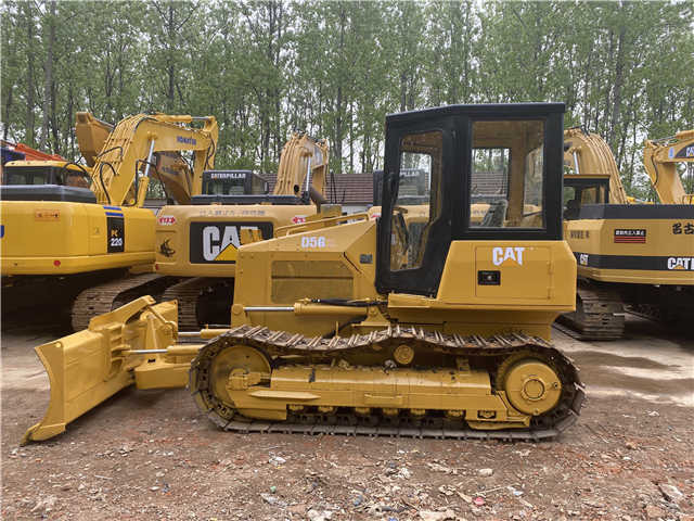 Caterpillar Used D5 Bulldozer , CAT D5g D5h D5k with Ripper , CAT D4h D5h D6h D7h - Buldožer: slika 4 Caterpillar Used D5 Bulldozer , CAT D5g D5h D5k with Ripper , CAT D4h D5h D6h D7h - Buldožer: slika 4