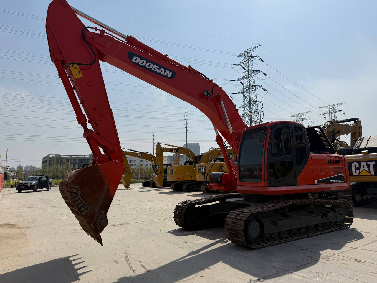 DOOSAN Used Digger Doosan DX225LC-9T Construction Machinery Construction Digger Used Doosan DX225LC-9T Cheap Excavator - Bager guseničar: slika 2 DOOSAN Used Digger Doosan DX225LC-9T Construction Machinery Construction Digger Used Doosan DX225LC-9T Cheap Excavator - Bager guseničar: slika 2