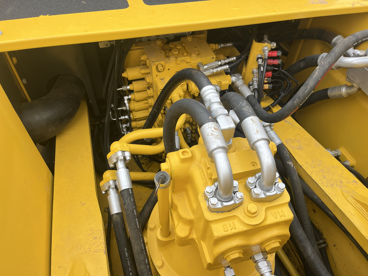 KOMATSU Crawler excavator Second-hand Excavator Komatsu PC 450-7for Sale-------Good Condition - Bager guseničar: slika 2 KOMATSU Crawler excavator Second-hand Excavator Komatsu PC 450-7for Sale-------Good Condition - Bager guseničar: slika 2