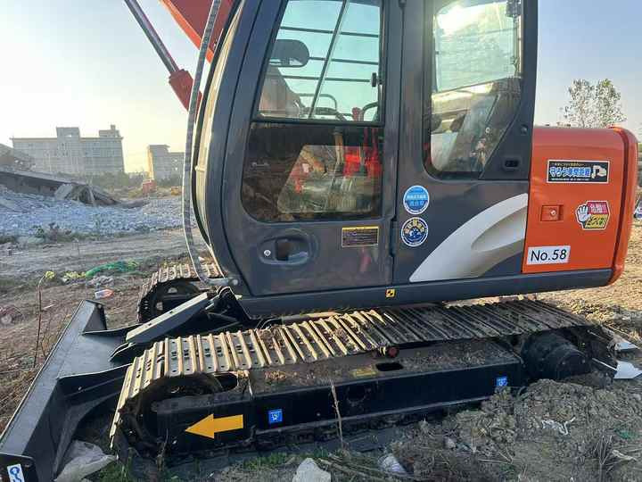 Original Japan Hitachi Used Zx55 Excavator for Sale Used Hitachi Zx60 Zx70 Hydraulic Excavator Hitachi Zaxis 55 Digger - Mini bager: slika 2 Original Japan Hitachi Used Zx55 Excavator for Sale Used Hitachi Zx60 Zx70 Hydraulic Excavator Hitachi Zaxis 55 Digger - Mini bager: slika 2