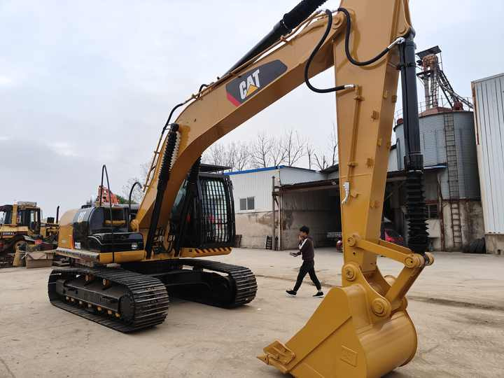 Second Hand Excavator 330D Used Low Price Caterpillar CAT 312D 315D 320D 325D in Good Condition - Bager guseničar: slika 2 Second Hand Excavator 330D Used Low Price Caterpillar CAT 312D 315D 320D 325D in Good Condition - Bager guseničar: slika 2