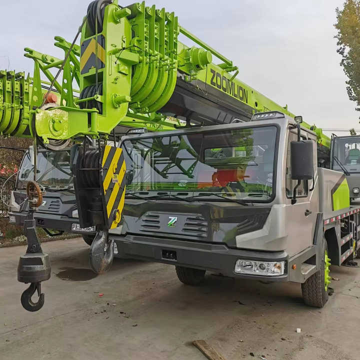 Second Hand ZOOMLION 25 Ton ZTC250V531 30 Ton ZTC300V532 70 Ton ZTC700H6 Hydraulmic Mobile Truck Crane on Sale - Autodizalica: slika 1 Second Hand ZOOMLION 25 Ton ZTC250V531 30 Ton ZTC300V532 70 Ton ZTC700H6 Hydraulmic Mobile Truck Crane on Sale - Autodizalica: slika 1