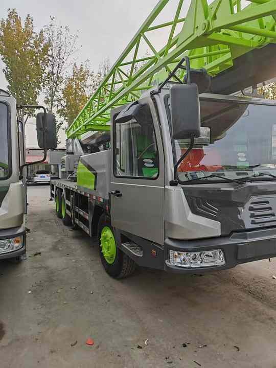 Second Hand ZOOMLION 25 Ton ZTC250V531 30 Ton ZTC300V532 70 Ton ZTC700H6 Hydraulmic Mobile Truck Crane on Sale - Autodizalica: slika 3 Second Hand ZOOMLION 25 Ton ZTC250V531 30 Ton ZTC300V532 70 Ton ZTC700H6 Hydraulmic Mobile Truck Crane on Sale - Autodizalica: slika 3