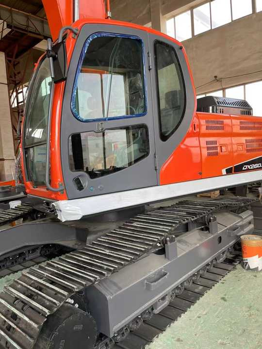 Used Digger DOOSAN DX260 Construction Machinery Construction Digger Used DOOSAN DX260 Cheap Excavator - Bager guseničar: slika 4 Used Digger DOOSAN DX260 Construction Machinery Construction Digger Used DOOSAN DX260 Cheap Excavator - Bager guseničar: slika 4