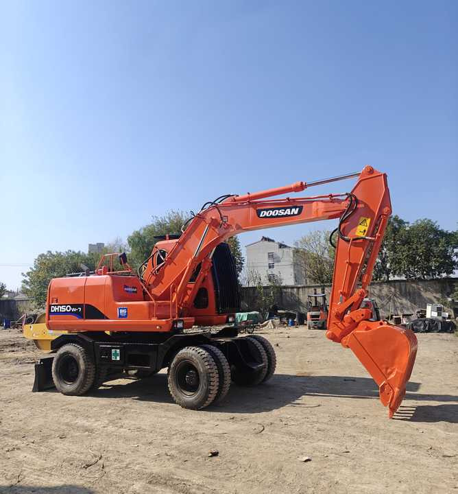 Used Doosan DH150W-7 Model Wheel Excavator Second Hand Machine Popular Brand Korean Doosan Hydraulic Machinery - Bager točkaš: slika 5 Used Doosan DH150W-7 Model Wheel Excavator Second Hand Machine Popular Brand Korean Doosan Hydraulic Machinery - Bager točkaš: slika 5