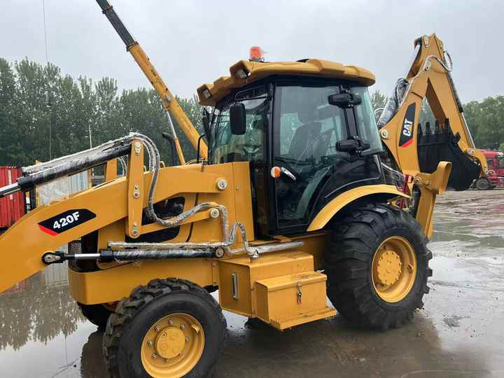 Used Wheel Loader CAT420F Caterpillar 420F Construction Machinery Mini Wheel Skid Steer Loader in Stock - Bager utovarivač: slika 2 Used Wheel Loader CAT420F Caterpillar 420F Construction Machinery Mini Wheel Skid Steer Loader in Stock - Bager utovarivač: slika 2