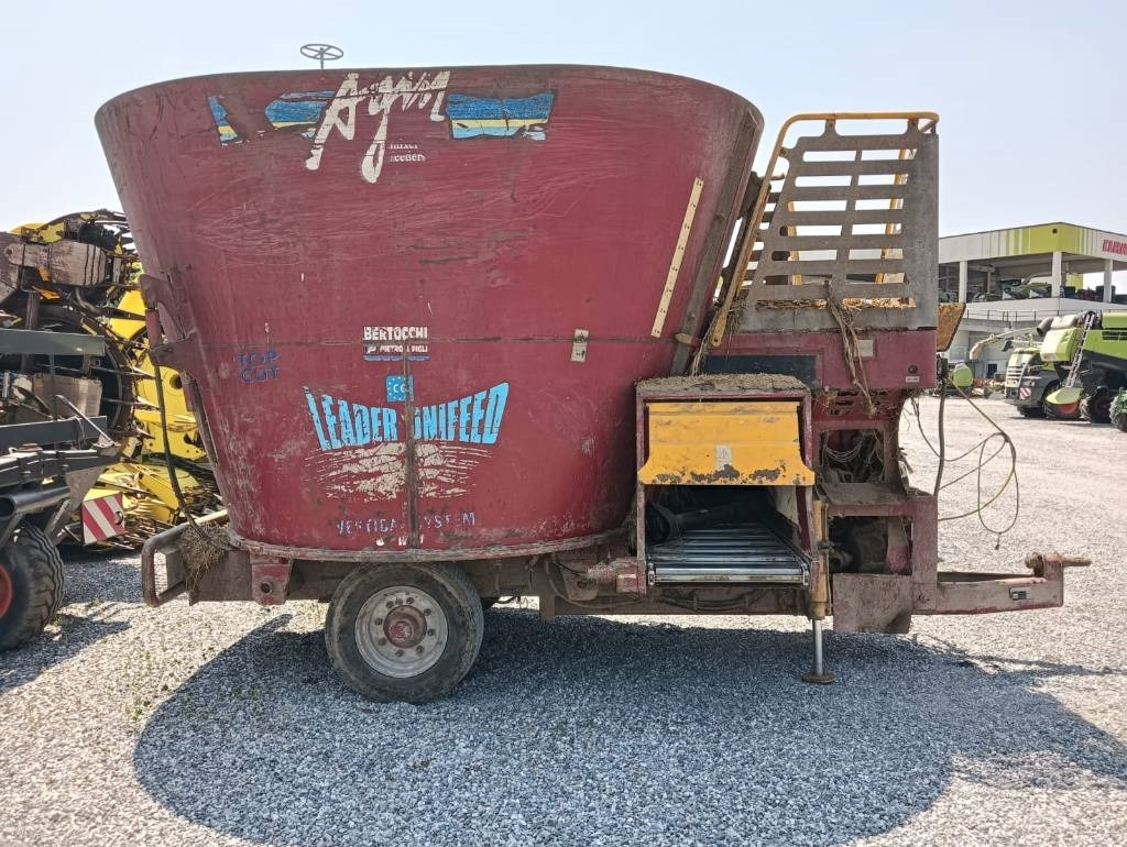 AGM W14 MC - Prikolica za mešanje stočne hrane: slika 5 AGM W14 MC - Prikolica za mešanje stočne hrane: slika 5