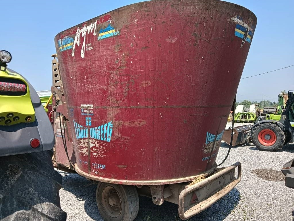 AGM W14 MC - Prikolica za mešanje stočne hrane: slika 4 AGM W14 MC - Prikolica za mešanje stočne hrane: slika 4