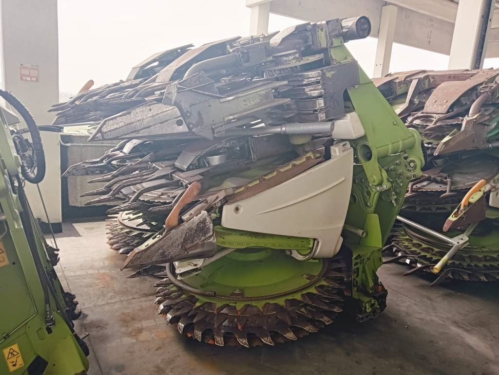 Claas Orbis 750 - Oprema za prevrtanje i razlaganje: slika 1 Claas Orbis 750 - Oprema za prevrtanje i razlaganje: slika 1