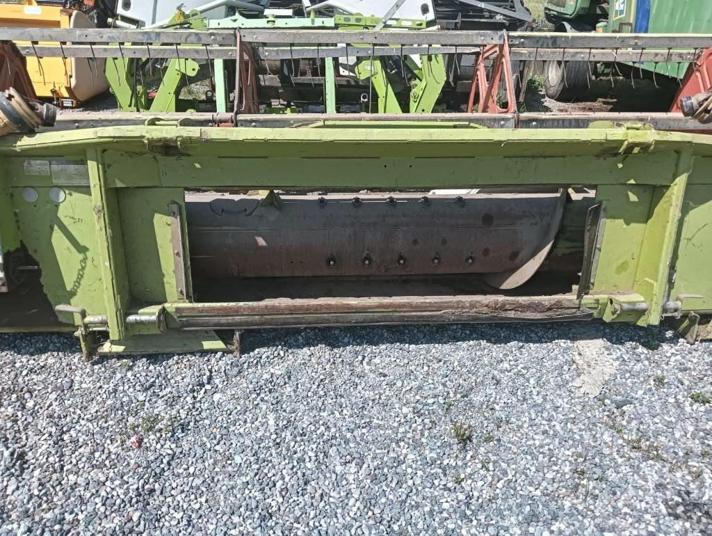 Claas S 450 - Prednji deo kombajna: slika 3 Claas S 450 - Prednji deo kombajna: slika 3