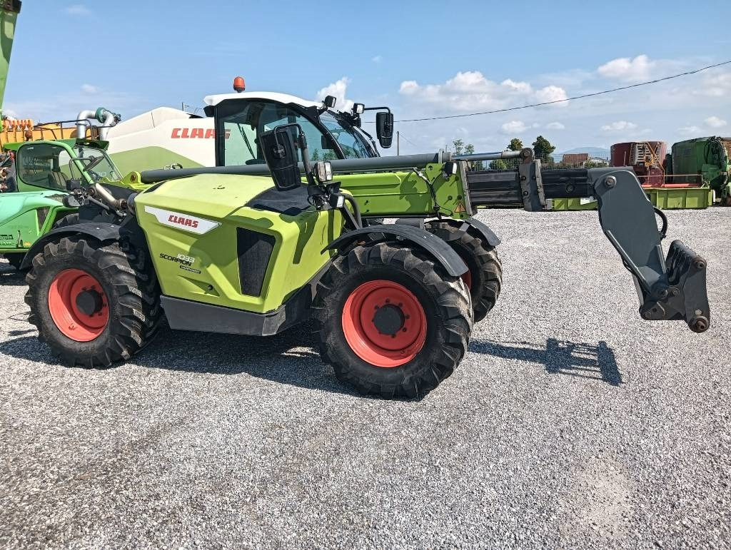 Teleskopski upravljač Claas Scorpion 1033: slika 16