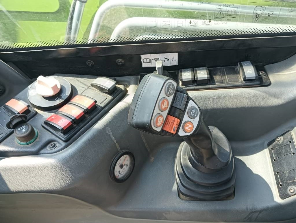 Teleskopski upravljač Claas Scorpion 1033: slika 9