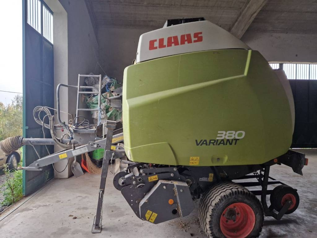 Claas VARIANT 380 PRO RF - Balirka za okrugle bale: slika 1 Claas VARIANT 380 PRO RF - Balirka za okrugle bale: slika 1