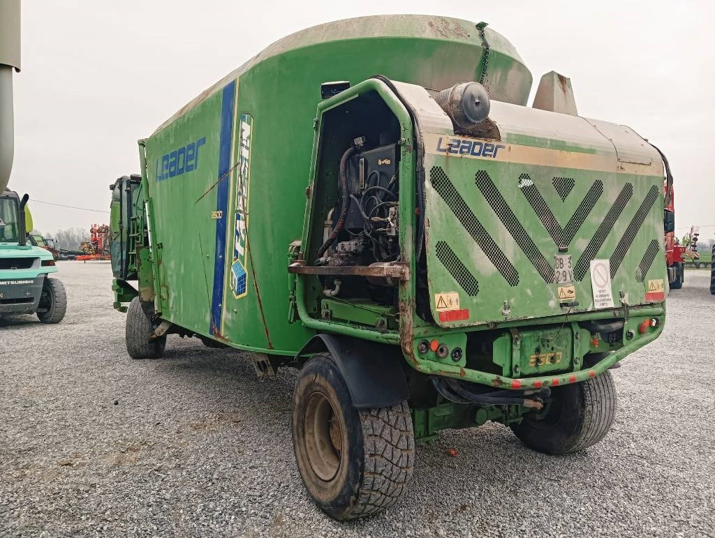 Faresin LEADER 2600 - Prikolica za mešanje stočne hrane: slika 5 Faresin LEADER 2600 - Prikolica za mešanje stočne hrane: slika 5