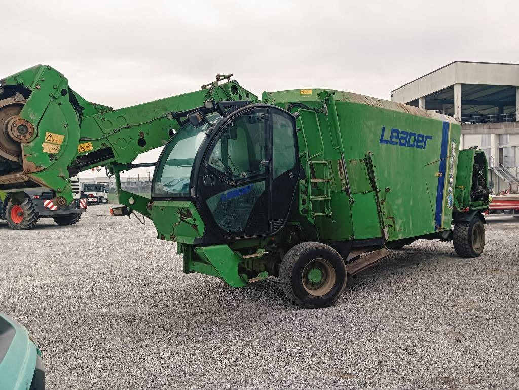 Faresin LEADER 2600 - Prikolica za mešanje stočne hrane: slika 1 Faresin LEADER 2600 - Prikolica za mešanje stočne hrane: slika 1