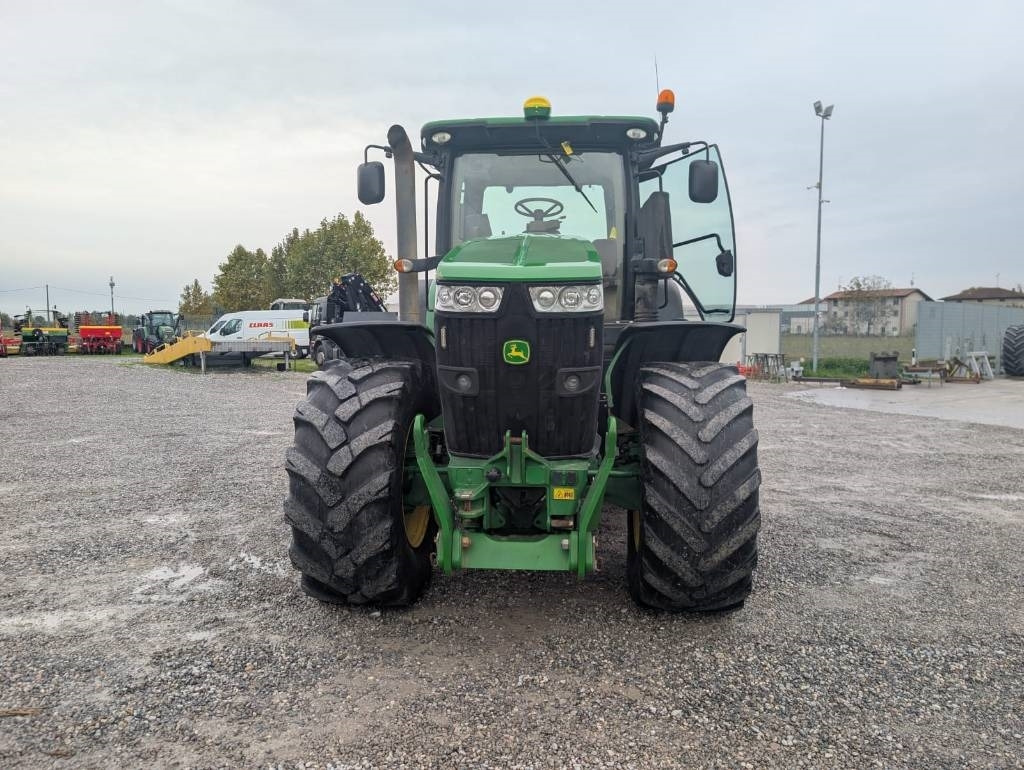 John Deere 7230 R - Traktor: slika 2 John Deere 7230 R - Traktor: slika 2