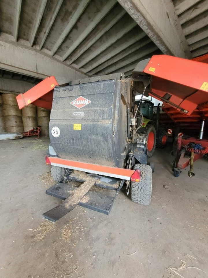 Balirka za okrugle bale Kuhn VB 2160: slika 7