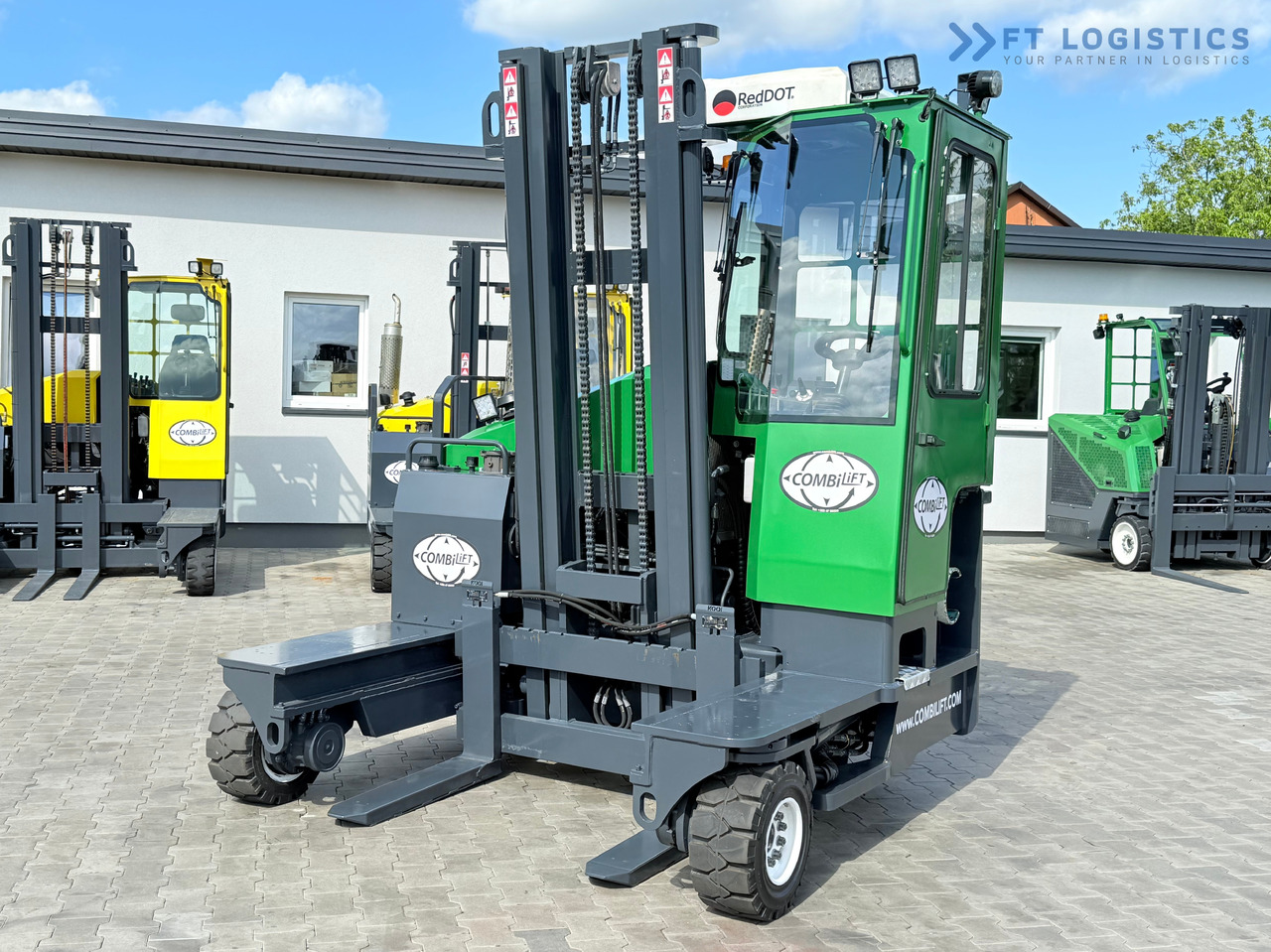 COMBILIFT C3500 / DUPLEX 4100MM / GAS / EXTENDABLE FORKS / CABIN / HEATING + AIR CONDITIONING / LIKE NEW - Viljuškar sa 4 strane: slika 2 COMBILIFT C3500 / DUPLEX 4100MM / GAS / EXTENDABLE FORKS / CABIN / HEATING + AIR CONDITIONING / LIKE NEW - Viljuškar sa 4 strane: slika 2