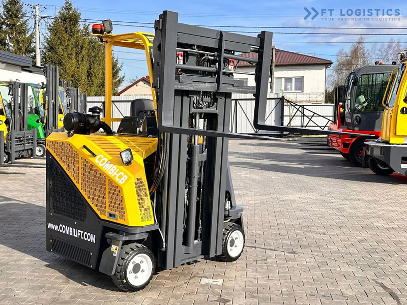 Combilift C3000CB / LPG / TRIPLEX / 4900MM / FREE LIFT / POSITIONER / LIKE NEW C3000CB / LPG / TRIPLEX / 4900MM / FREE LIFT / POSITIONER / - Viljuškar sa 4 strane: slika 1 Combilift C3000CB / LPG / TRIPLEX / 4900MM / FREE LIFT / POSITIONER / LIKE NEW C3000CB / LPG / TRIPLEX / 4900MM / FREE LIFT / POSITIONER / - Viljuškar sa 4 strane: slika 1