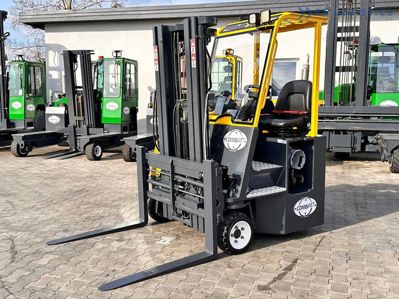 Combilift C3000CB / LPG / TRIPLEX / 4900MM / FREE LIFT / POSITIONER / LIKE NEW C3000CB / LPG / TRIPLEX / 4900MM / FREE LIFT / POSITIONER / - Viljuškar sa 4 strane: slika 2 Combilift C3000CB / LPG / TRIPLEX / 4900MM / FREE LIFT / POSITIONER / LIKE NEW C3000CB / LPG / TRIPLEX / 4900MM / FREE LIFT / POSITIONER / - Viljuškar sa 4 strane: slika 2