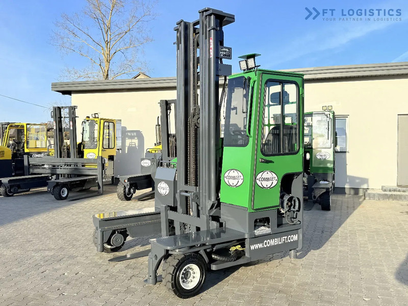 Combilift C4000 / GAS / TRIPLEX - 6900MM / FREE-LIFT / FULL CABIN C4000 / GAS / TRIPLEX - 6900MM / FREE-LIFT / FULL CABIN - Viljuškar sa 4 strane: slika 1 Combilift C4000 / GAS / TRIPLEX - 6900MM / FREE-LIFT / FULL CABIN C4000 / GAS / TRIPLEX - 6900MM / FREE-LIFT / FULL CABIN - Viljuškar sa 4 strane: slika 1
