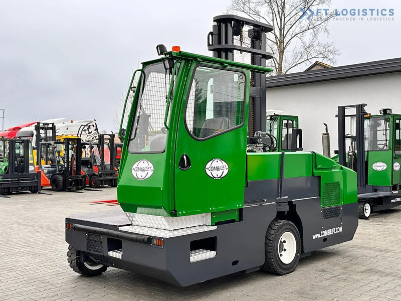 Combilift C5000SL / DIESEL / 4500MM / DUPLEX / CABIN / PLATFORMS / LIKE NEW C5000SL / DIESEL / 4500MM / DUPLEX / CABIN / PLATFORMS / LIKE - Bočni utovarivač: slika 2 Combilift C5000SL / DIESEL / 4500MM / DUPLEX / CABIN / PLATFORMS / LIKE NEW C5000SL / DIESEL / 4500MM / DUPLEX / CABIN / PLATFORMS / LIKE - Bočni utovarivač: slika 2
