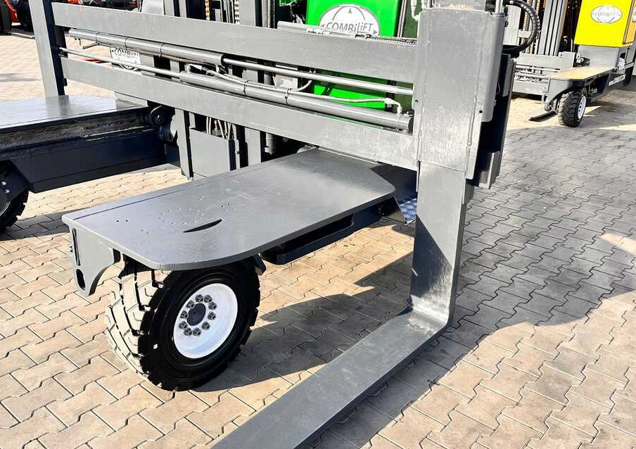 Combilift C5000XL / LPG / AIR CONDITIONING / WIDE POSITIONER / DUPLEX MAST / ADJUSTABLE FORKS / NEW TIRES / EXCELLENT CONDITION! - Viljuškar sa 4 strane: slika 5 Combilift C5000XL / LPG / AIR CONDITIONING / WIDE POSITIONER / DUPLEX MAST / ADJUSTABLE FORKS / NEW TIRES / EXCELLENT CONDITION! - Viljuškar sa 4 strane: slika 5