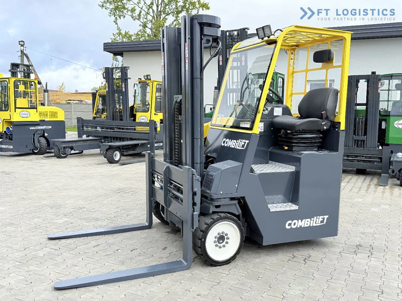 Combilift CB4000 / GAS / TRIPLEX 5200MM / FREE LIFT / FORK POSITIONER / SIDE SHIFT / EXCELLENT CONDITION / Wide range of four-way and side - Viljuškar sa 4 strane: slika 3 Combilift CB4000 / GAS / TRIPLEX 5200MM / FREE LIFT / FORK POSITIONER / SIDE SHIFT / EXCELLENT CONDITION / Wide range of four-way and side - Viljuškar sa 4 strane: slika 3