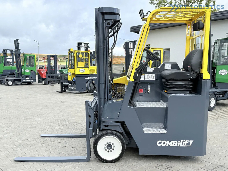 Combilift CB4000 / GAS / TRIPLEX 5200MM / FREE LIFT / FORK POSITIONER / SIDE SHIFT / EXCELLENT CONDITION / Wide range of four-way and side - Viljuškar sa 4 strane: slika 2 Combilift CB4000 / GAS / TRIPLEX 5200MM / FREE LIFT / FORK POSITIONER / SIDE SHIFT / EXCELLENT CONDITION / Wide range of four-way and side - Viljuškar sa 4 strane: slika 2