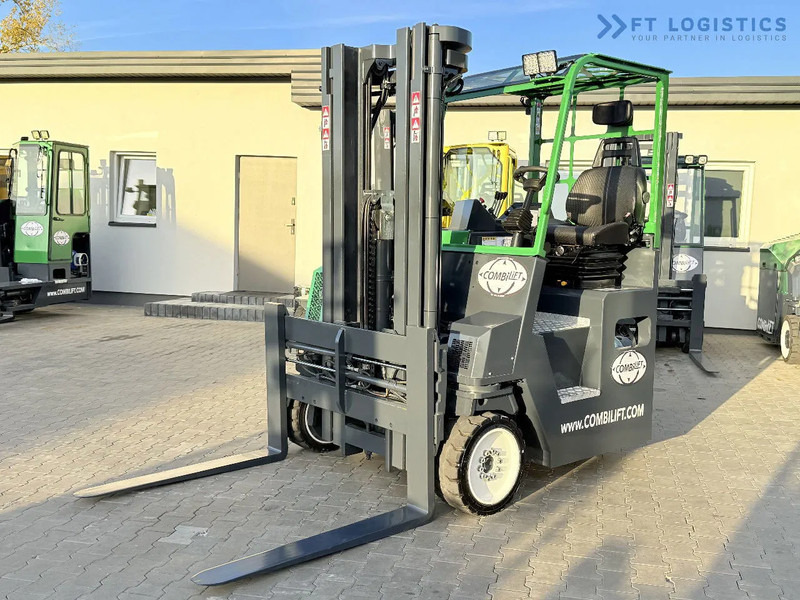 Combilift CB4000 / GAS / TRIPLEX 5200MM / FREE LIFT / FORK POSITIONER / SIDE SHIFT / EXCELLENT CONDITION / Wide range of four-way and side - Viljuškar sa 4 strane: slika 3 Combilift CB4000 / GAS / TRIPLEX 5200MM / FREE LIFT / FORK POSITIONER / SIDE SHIFT / EXCELLENT CONDITION / Wide range of four-way and side - Viljuškar sa 4 strane: slika 3