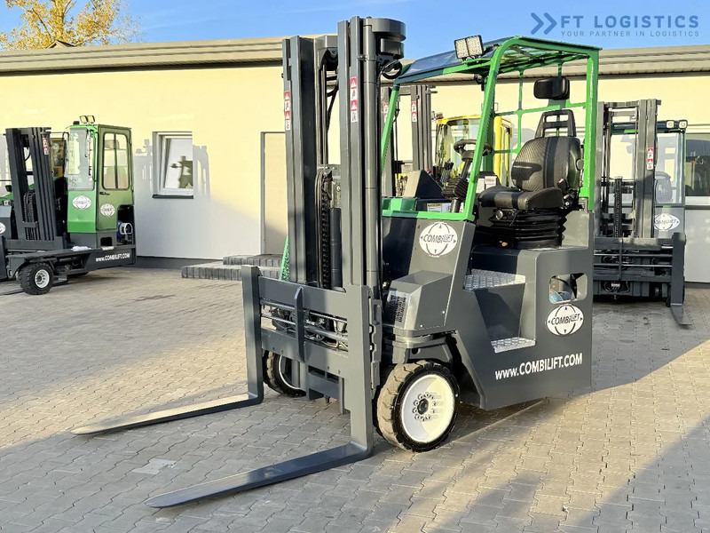 Combilift CB4000 / GAS / TRIPLEX 5200MM / FREE LIFT / FORK POSITIONER / SIDE SHIFT / EXCELLENT CONDITION / Wide range of four-way and side - Viljuškar sa 4 strane: slika 1 Combilift CB4000 / GAS / TRIPLEX 5200MM / FREE LIFT / FORK POSITIONER / SIDE SHIFT / EXCELLENT CONDITION / Wide range of four-way and side - Viljuškar sa 4 strane: slika 1
