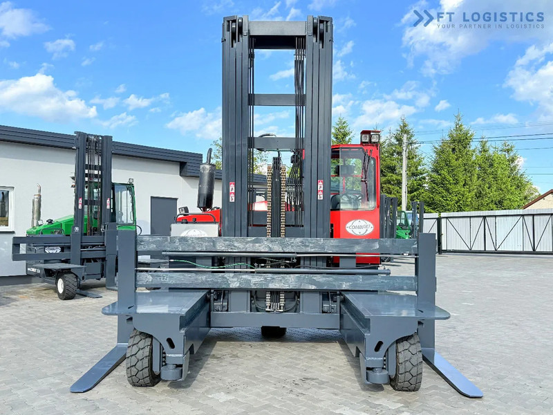 Combilift Combilift Wózki 4-kierunkowe C8000 / GAS / TRIPLEX 8300 / WIDE FORK POSITIRONER / FREE-LIFT / A comprehensive range of four-way - Viljuškar sa 4 strane: slika 4 Combilift Combilift Wózki 4-kierunkowe C8000 / GAS / TRIPLEX 8300 / WIDE FORK POSITIRONER / FREE-LIFT / A comprehensive range of four-way - Viljuškar sa 4 strane: slika 4