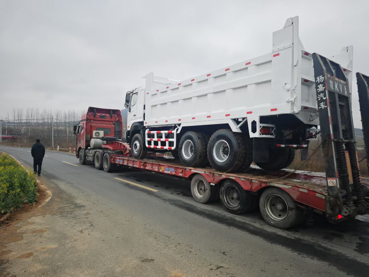 HINO HINO 700 - Istovarivač: slika 3 HINO HINO 700 - Istovarivač: slika 3