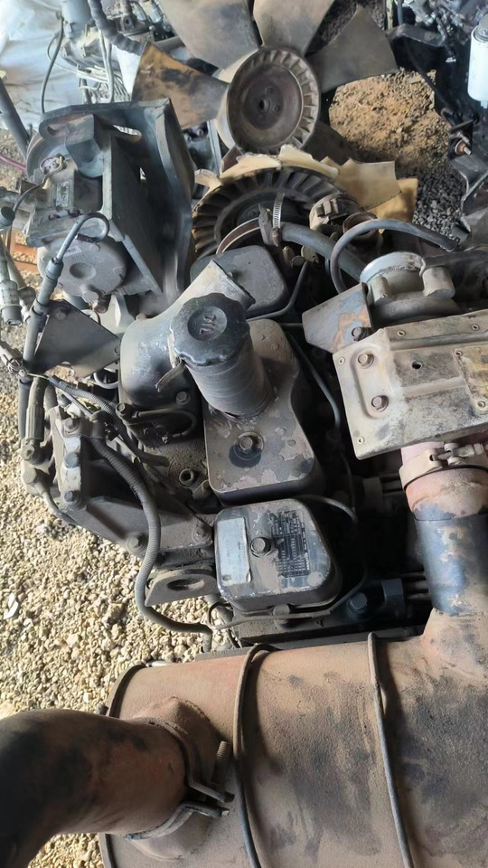 KOMATSU 4D102E-2 - Motor za Bager: slika 1 KOMATSU 4D102E-2 - Motor za Bager: slika 1