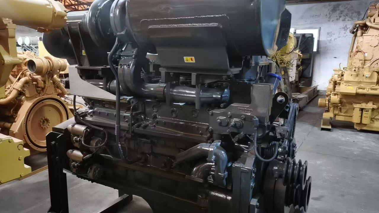 KOMATSU 6D170E - Motor za Bager: slika 1 KOMATSU 6D170E - Motor za Bager: slika 1