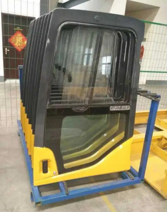 KOMATSU pc200-7 - Kabina za Bager: slika 4 KOMATSU pc200-7 - Kabina za Bager: slika 4