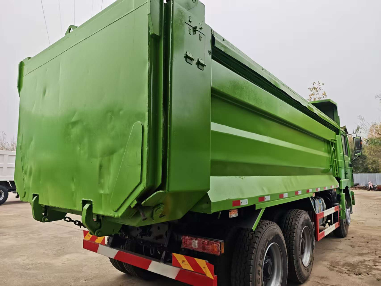 SHACMAN F3000 - Kamion cisterna: slika 5 SHACMAN F3000 - Kamion cisterna: slika 5