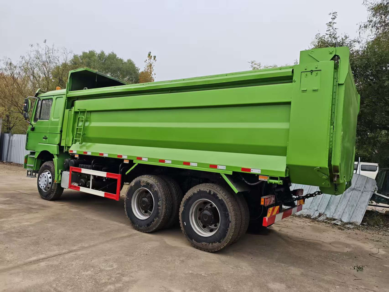 SHACMAN F3000 - Kamion cisterna: slika 1 SHACMAN F3000 - Kamion cisterna: slika 1