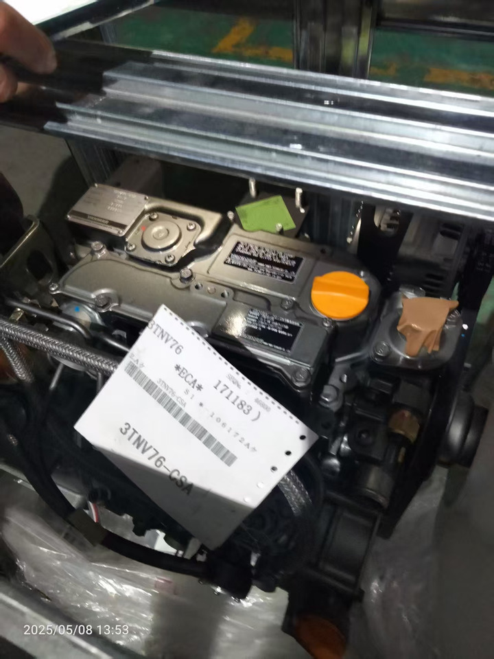 YANMAR 3TNV76 - Motor za Bager: slika 4 YANMAR 3TNV76 - Motor za Bager: slika 4