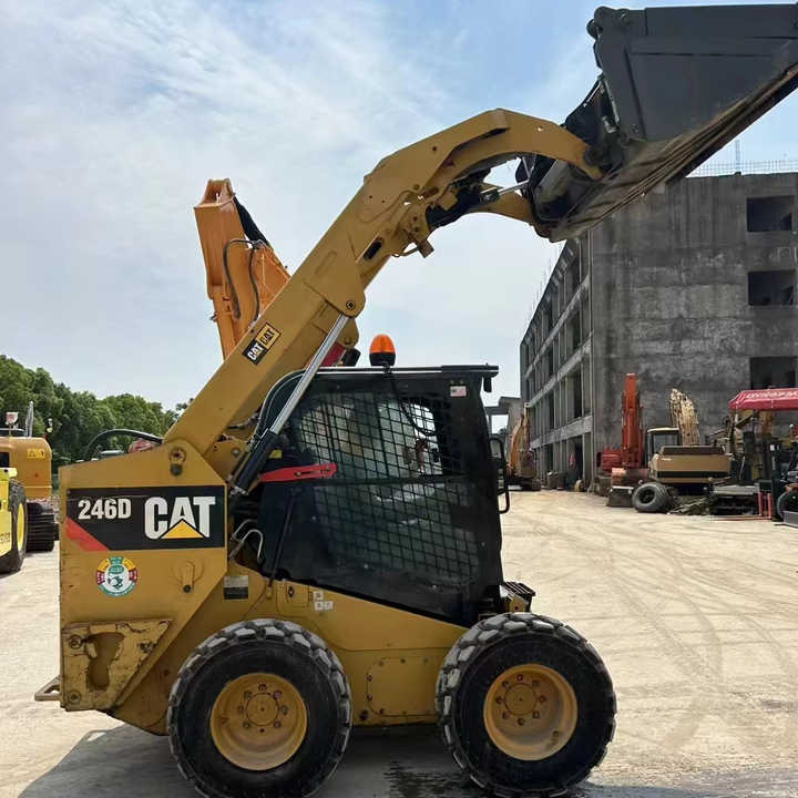 90% New Front Loader Tractor CAT 246D Skid Steer Loader / Used Cat 226B 246C 246d Mini Skid Steer Loader in Stock - Mini utovarivač: slika 1 90% New Front Loader Tractor CAT 246D Skid Steer Loader / Used Cat 226B 246C 246d Mini Skid Steer Loader in Stock - Mini utovarivač: slika 1