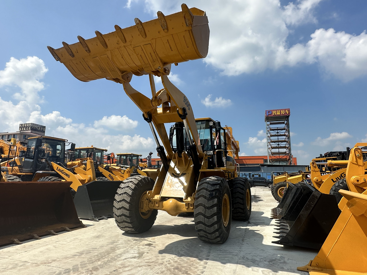 BACKHOE LOADER Used High Quality CAT 950G Wheel Loader on Hot Sale CAT in Stock for Sale - Utovarivač točkaš: slika 5 BACKHOE LOADER Used High Quality CAT 950G Wheel Loader on Hot Sale CAT in Stock for Sale - Utovarivač točkaš: slika 5
