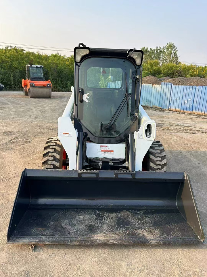 BOBCAT High Performance Low Hours Excellent Condition Reliable Second Hand Bobcat S550 Skid Steer Loader in Stock for Sale - Mini utovarivač: slika 1 BOBCAT High Performance Low Hours Excellent Condition Reliable Second Hand Bobcat S550 Skid Steer Loader in Stock for Sale - Mini utovarivač: slika 1