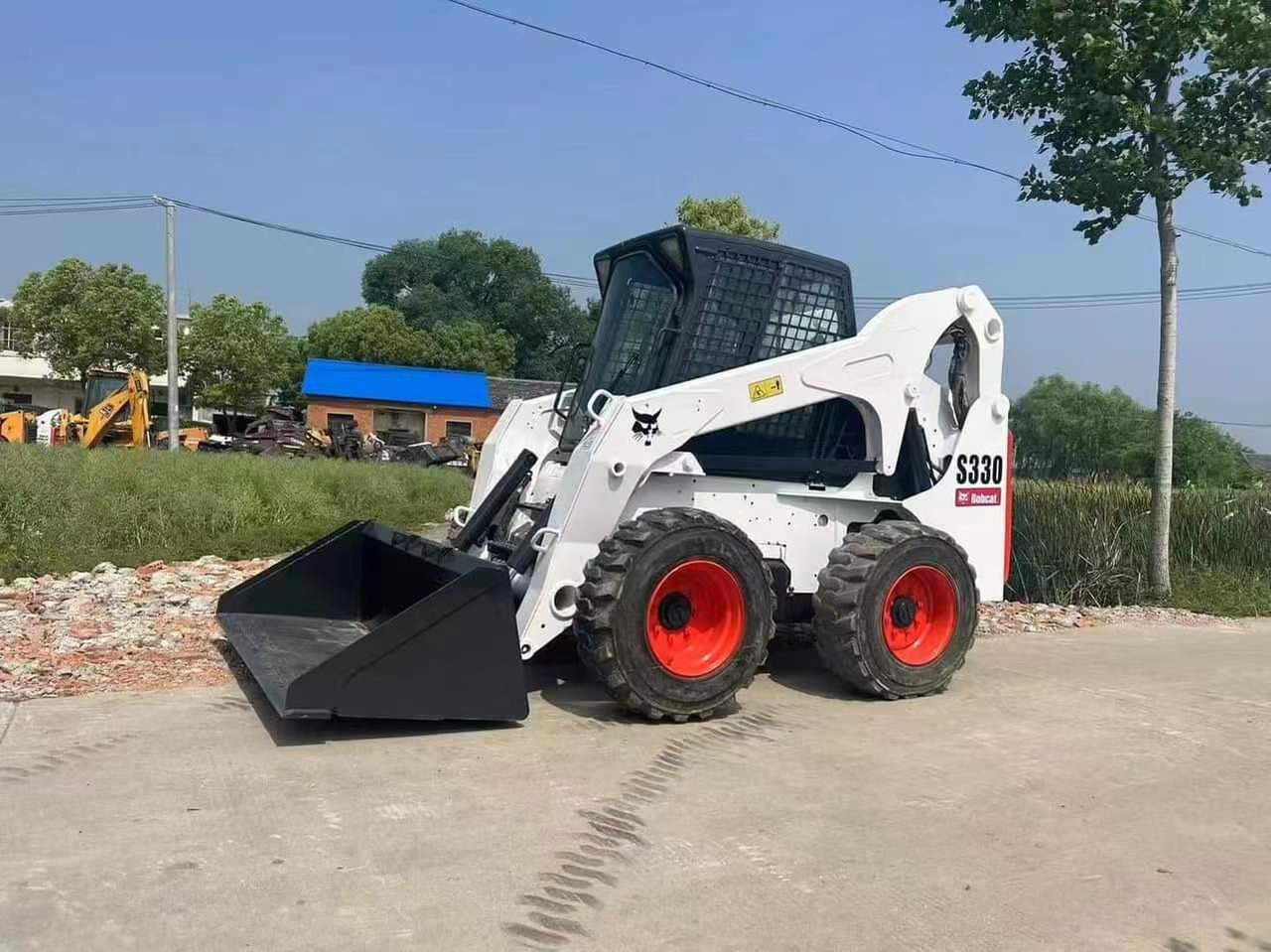 BOBCAT Used Heavy Construction Equipment bobcat S330 Second Hand Skid Steers Used Machine Hot Sale - Mini utovarivač: slika 2 BOBCAT Used Heavy Construction Equipment bobcat S330 Second Hand Skid Steers Used Machine Hot Sale - Mini utovarivač: slika 2